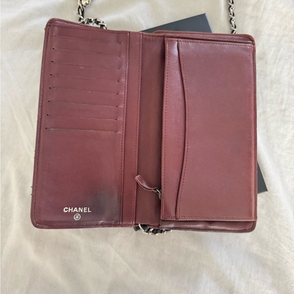 CHANEL Black Wallet with Chain - Picture 6 of 14